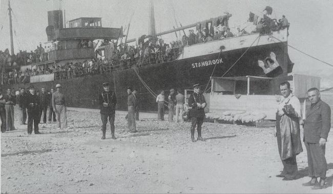 El 'Stanbrook' en el Puerto de Orán. 