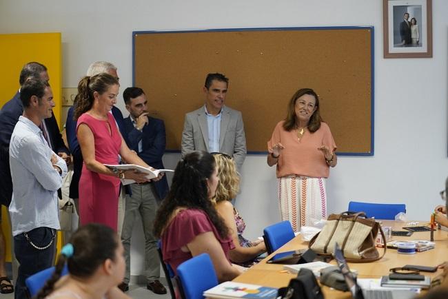 La consejera, en el reciente acto de inauguración de un IES en Almería.