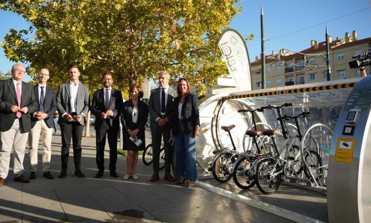 Uno de los nuevos aparcamientos para bicicletas puesto en marcha.