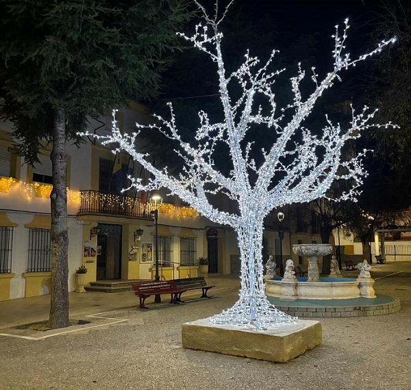 Iluminación navideña en Cuevas del Campo.