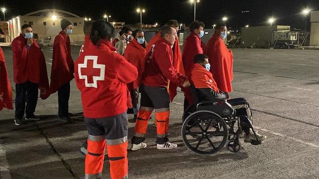 Llegada de los migrantes, la pasada madrugada, al Puerto de Motril.