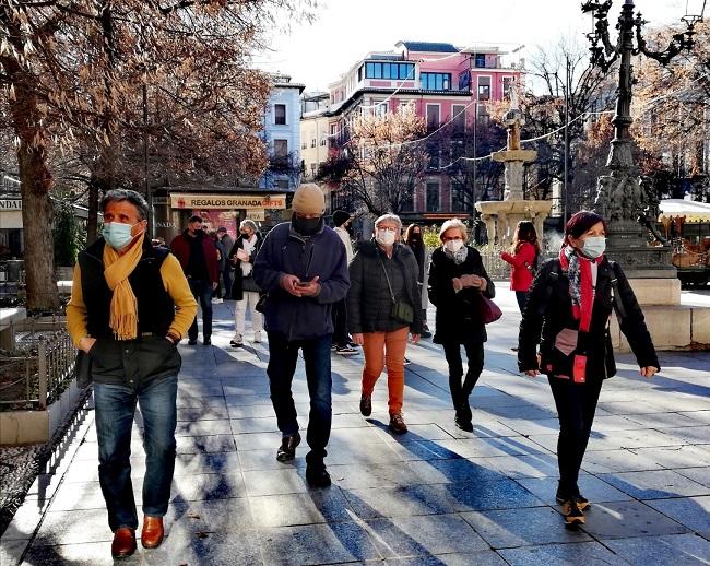 Paseantes en Bib-Rambla.