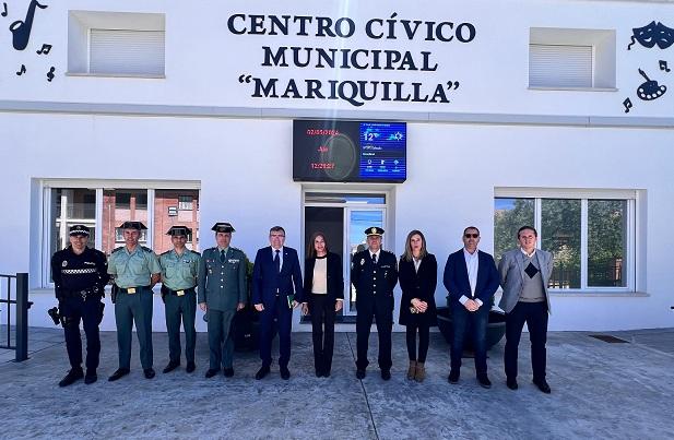 Subdelegado, alcaldesa y fuerzas de seguridad en Cájar. 