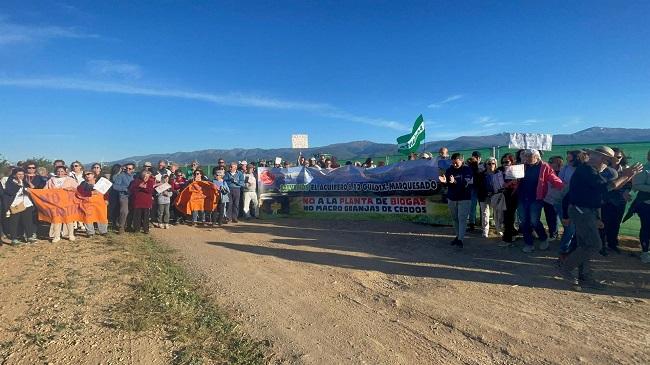 Imagen de la concentracióin este sábado convocada por la Asociación La Calahorra en Acción