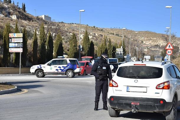 Control policial en los accesos a Baza.