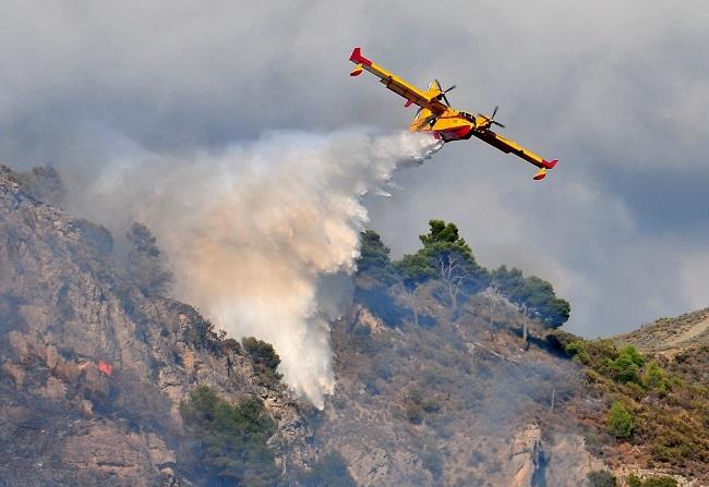 Descarga en la zona del incendio este miércoles.