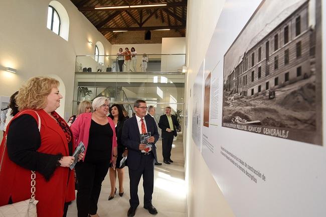 Visita a la exposición.