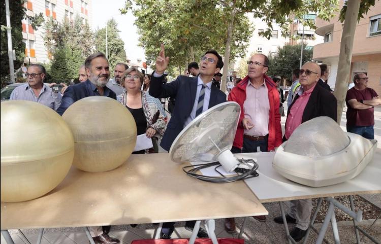 Visita municipal a los trabajos de sustitución del alumbrado. 