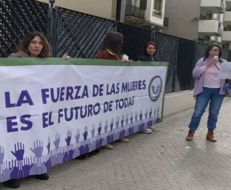 Protesta a las puertas del congreso. 