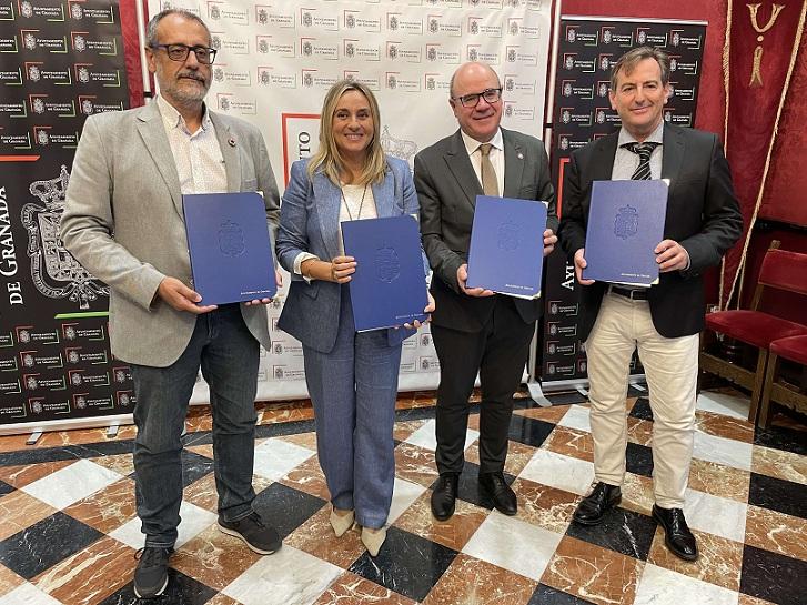 Firmantes del protocolo para desarrollar el 'anillo verde'. 