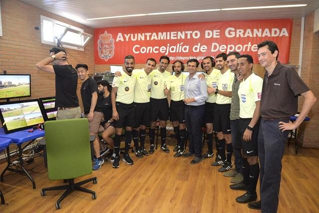 Los árbitros, en las instalaciones del Núñez Blanca. 