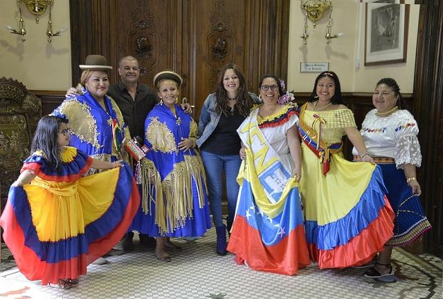 Presentación del desfile del mestizaje.