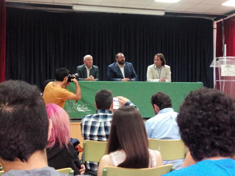 El delegado, durante la inauguración del curso en el IES Cartuja.