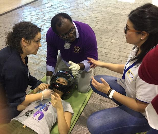 Prácticas de sanitarios en el CMAT del Parque de la Salud. 