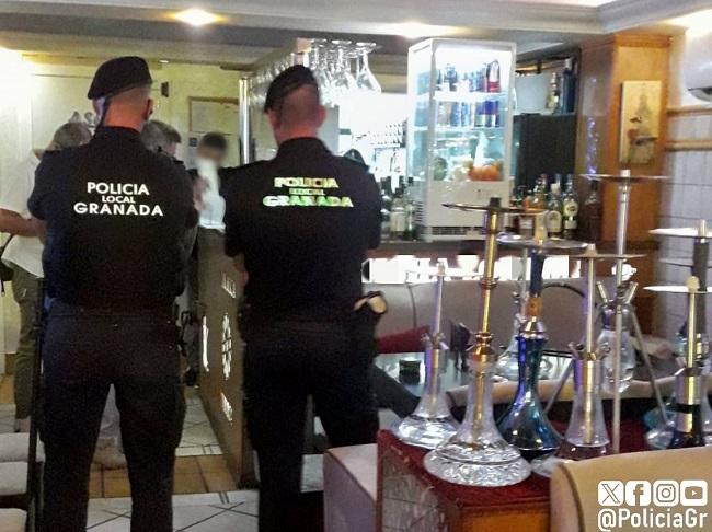 Agentes en una inspección reciente en un local de Pedro Antonio.