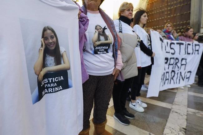 Familiares y amigas de Marina antes del juicio.