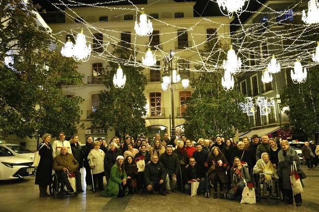 Personas mayores que han participado en la iniciativa, en la Plaza del Carmen.