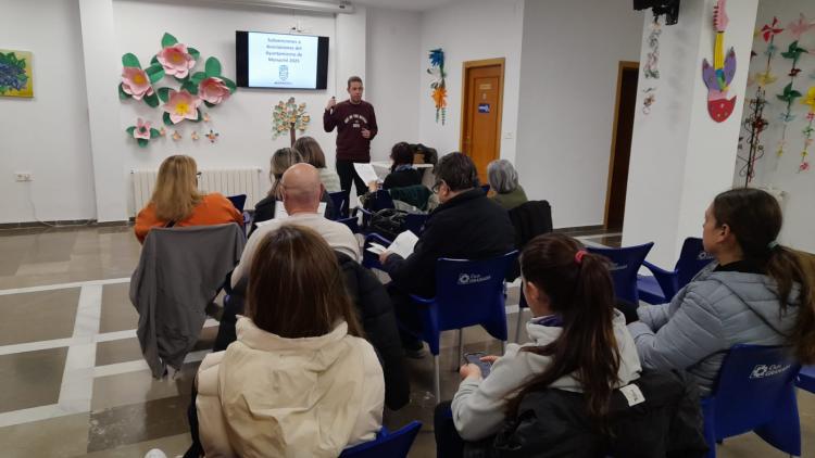 Reunion para explicar las ayudas.