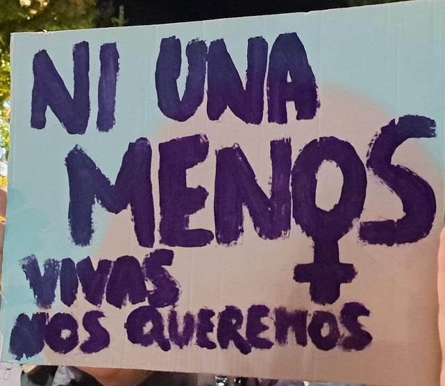 Detalle de un cartel en una manifestación del 25N en Granada. 