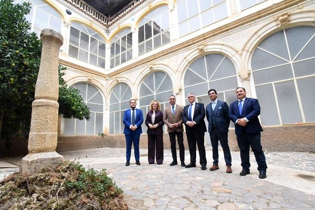 Representantes de Diputación y del Ayuntamiento de Guadix.