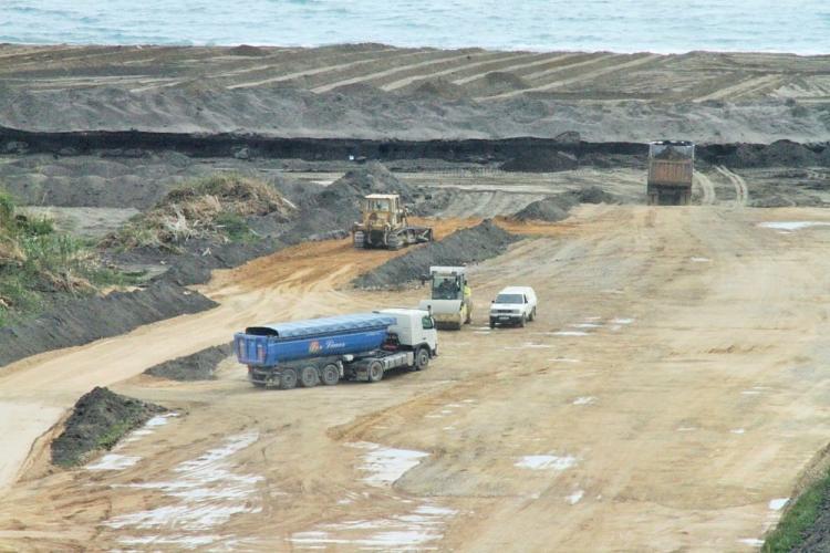 Ecologistas en Acción cuestiona la actuación urbanística en el TH-1 de Salobreña. 