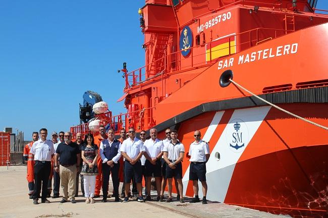 La subdelegada, en la visita al Puerto de Motril.