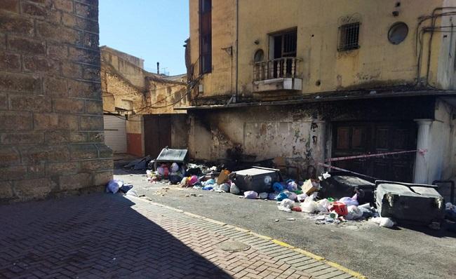 Contenedores vandalizados en Iznalloz. 