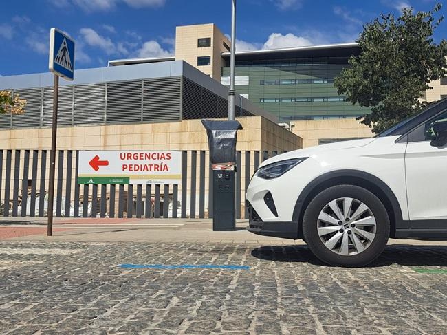 Uno de los parkímetros instalados en la Avenida del Conocimiento.