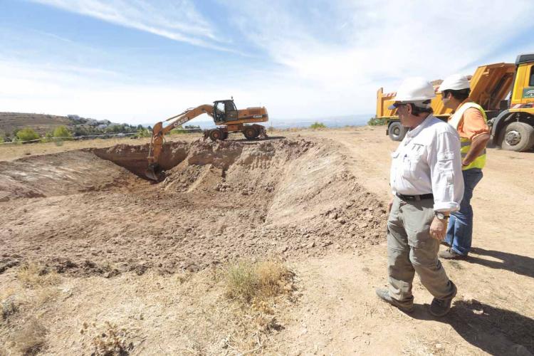 La excavación ha llegado a la cota del terreno donde estaba el campo de instrucción.