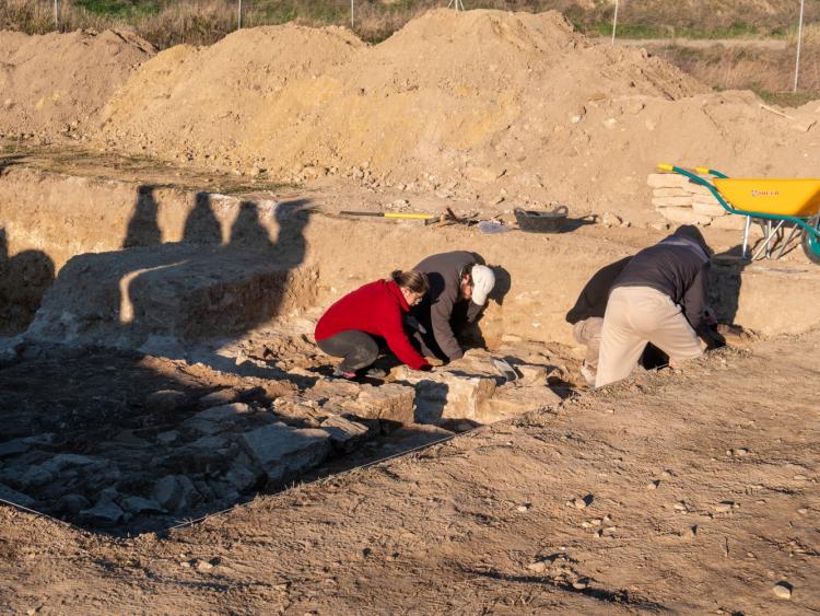 Excavaciones en Las Gabias. 