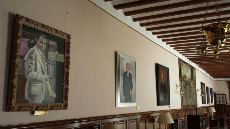 La imagen de Fernández-Montesinos abre ahora la galería de alcaldes democráticos.