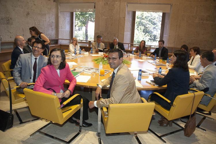 Rosa Aguilar junto a Francisco Cuenca, que ha asistido a su primera reunión como vicepresidente de la Alhambra. 