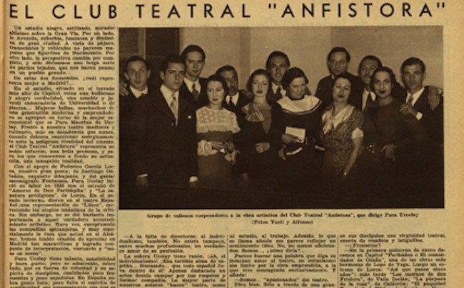 Parte de la plantilla del Club Teatro Anfistora poco antes del estreno en que debutó el Rubio de Albacete, con 17 años. ¿Sería el joven que aparece tercero por la izquierda? 