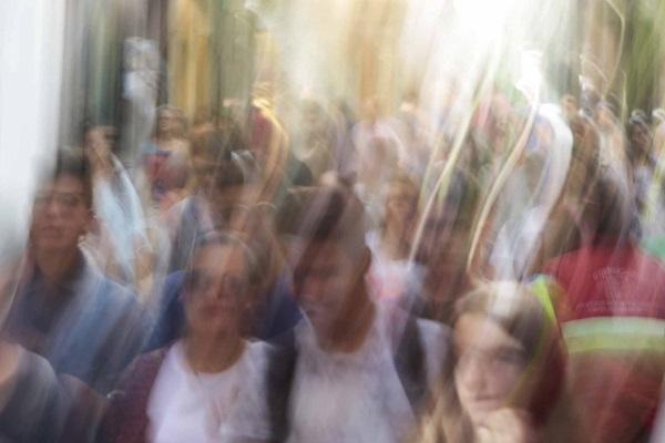 "Hoy, lo que me parece romántico es un paso de peatones de Madrid, de Granada o de cualquier ciudad, repleto de personas con los rostros descubiertos".