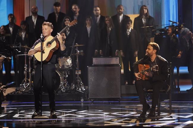 El cantante Alejandro Sanz durante la gala de entrega de la 39º edición de los Premios Goya, en el Palacio de Exposiciones y Congresos de Granada.