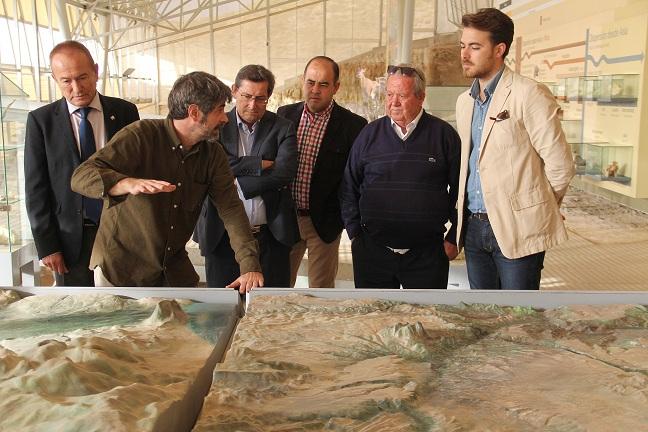 Visita institucional al yacimiento de Fonelas.