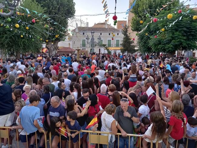 Multitudinario recibimiento a la doble medallista olímpica.