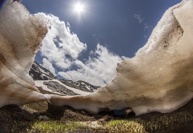 Espectacular imagen de los restos del deshielo este verano en Sierra Nevada.