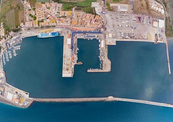 Vista aérea del recinto portuario.