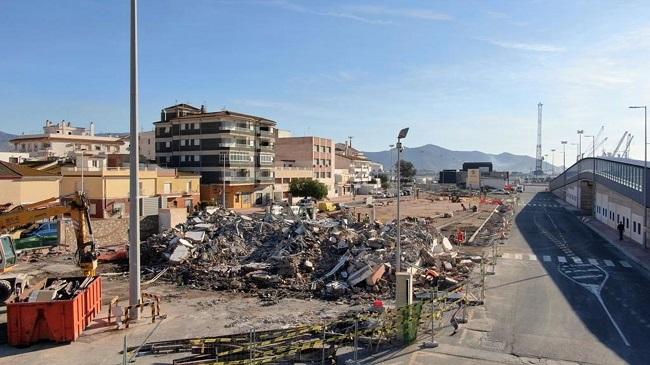 Demolición del antiguo edificio de la estiba. 