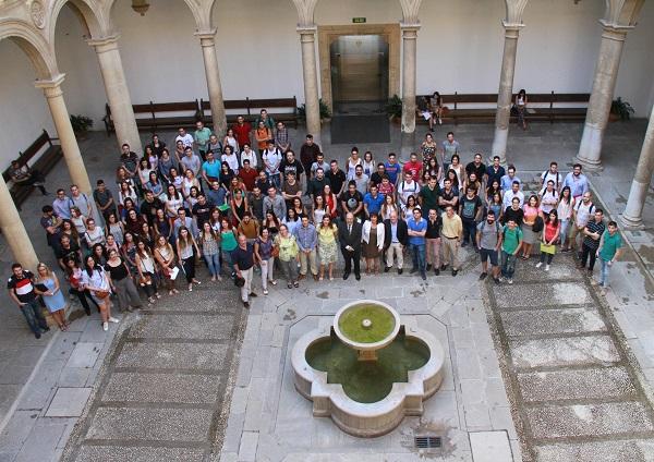 Los jóvenes que se incorporan como técnicos de apoyo, este jueves en el Rectorado.