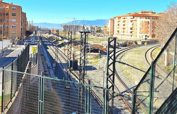 Confluencia de las vías a la entrada de Camino de Ronda. 