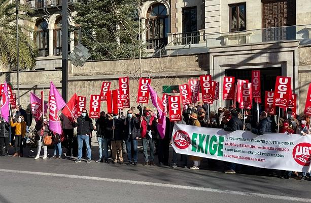 Concentración este miércoles frente a la sede de la Junta. 