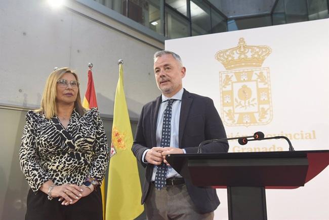 Rueda de prensa con el portavoz del gobierno provincial de Granada, Nicolás Navarro.