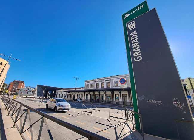 Exteriores de la estación de Andaluces.