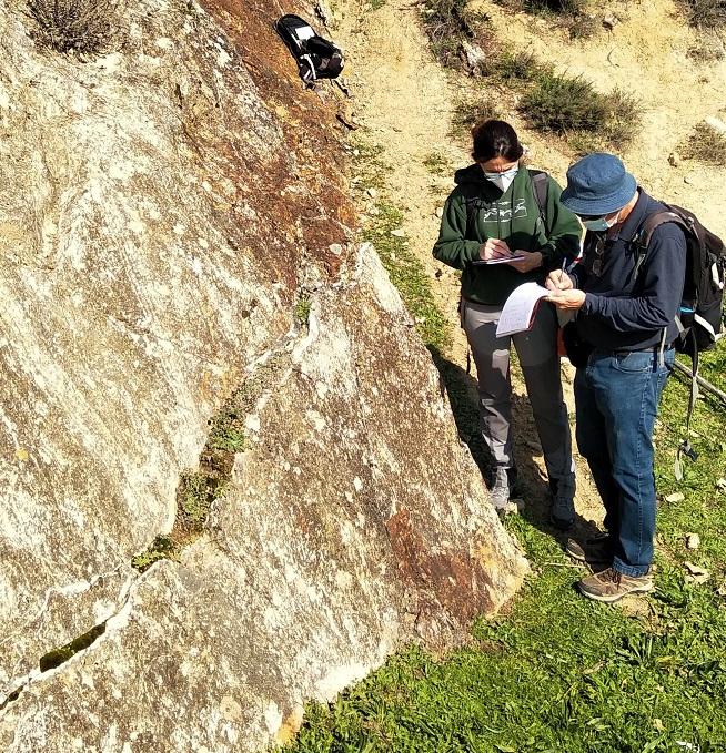 Investigadores de la UGR realizando actividades de campo para el estudio.