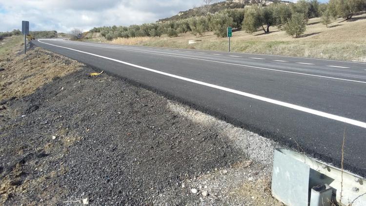 La carretera discurre entre Benalúa de las Villas y Alcalá la Real.