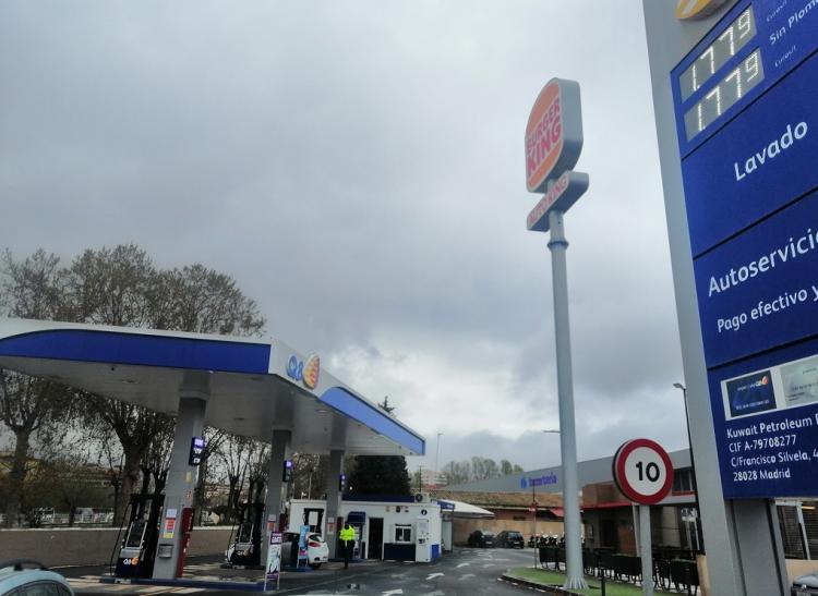 Gasolinera 'low cost' junto a la Feria de Muestras de Armilla.