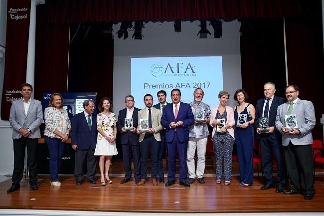 Los premiados, junto al presidente de AFA, Antonio Pulido.