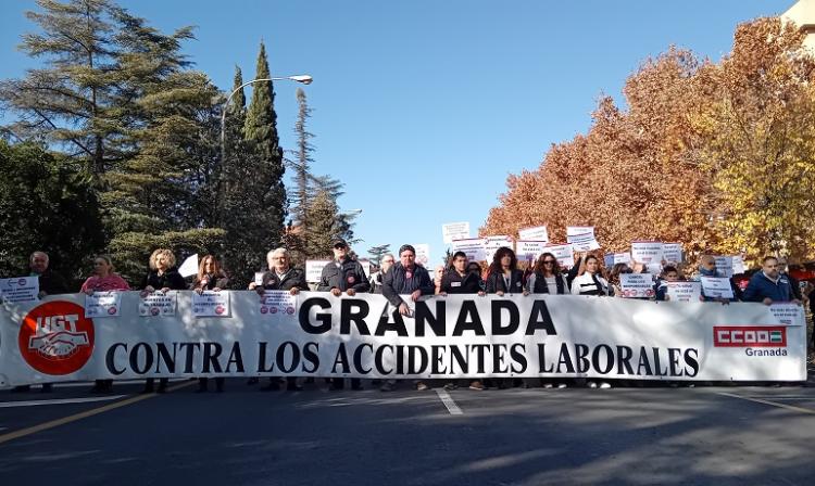 Concentración este lunes por el accidente laboral mortal del sábado.